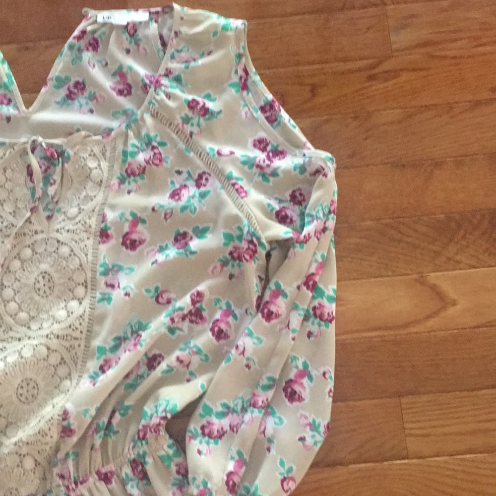 Romper - Picture 2 of 5